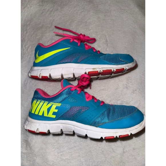 Nike Flex Training Sneakers Athletic Shoes Blue Pink Yellow youth 5 women's 7 - Picture 2 of 3